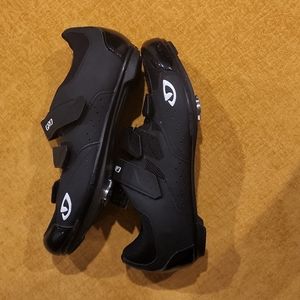 Giro cycling shoes